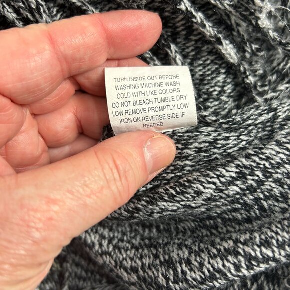 Valerie Stevens Petite Large Poncho Tunic Sweater Black White Fringe Boho - Picture 5 of 8